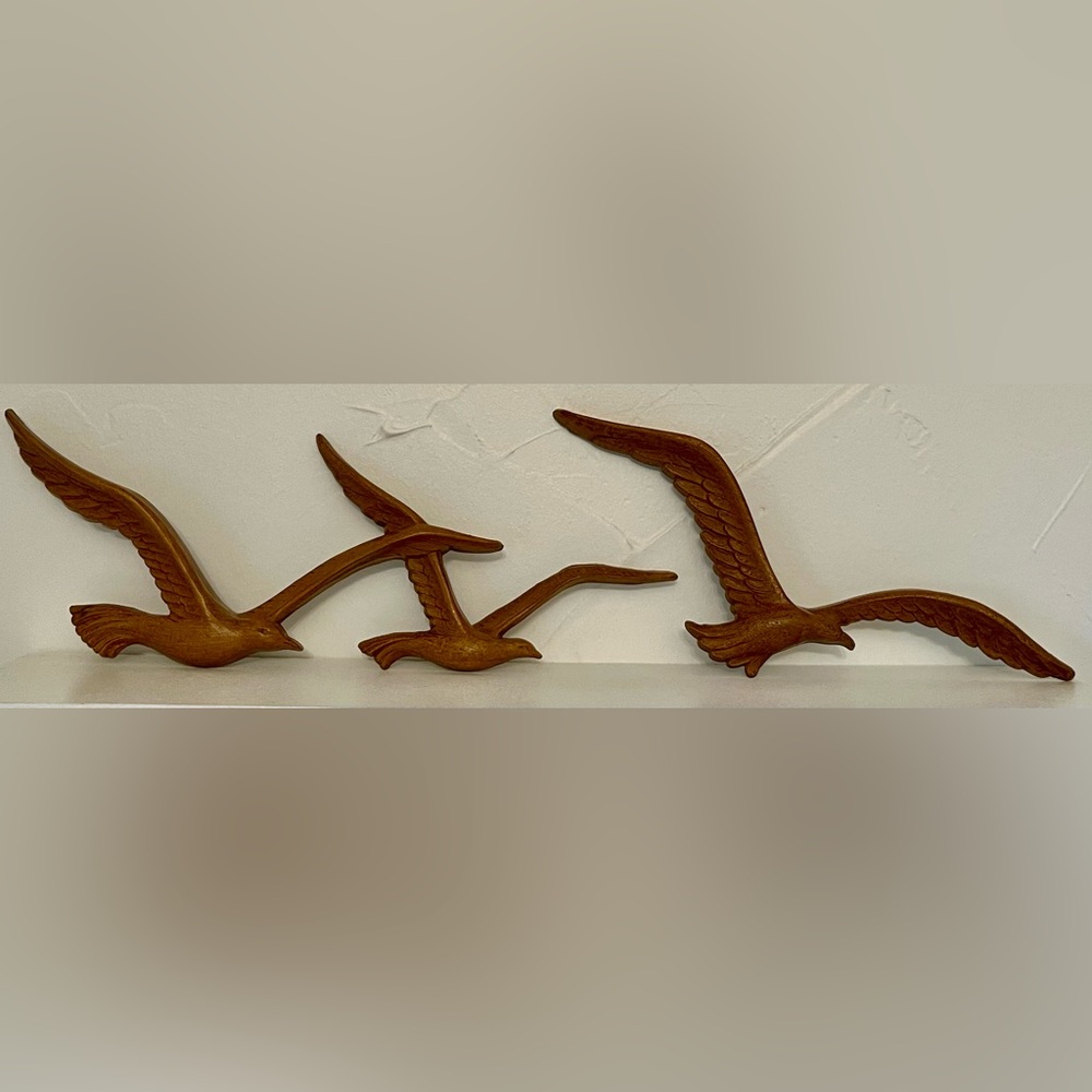 Vintage 1981 HOMCO INC Faux Wood Flying Seagulls Wall Plaques